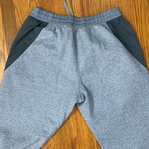 Men’s Under Armour Jogger Sweat Pants Drawstring Wait Gray on Gray Sz L EUC - Picture 5 of 5